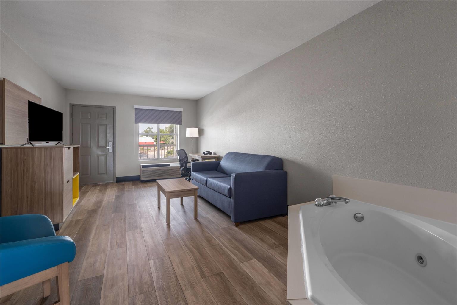 Days Inn by Wyndham Alma - photo 29