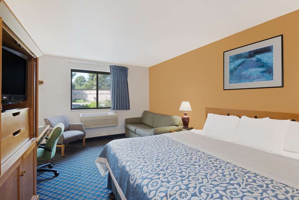 Days Inn by Wyndham Brunswick Bath Area - photo 10