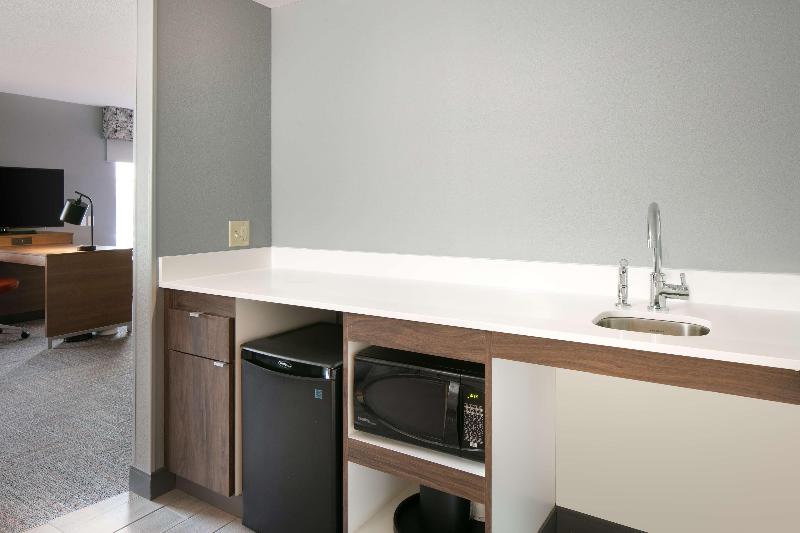 Hampton Inn Dubuque - photo 27