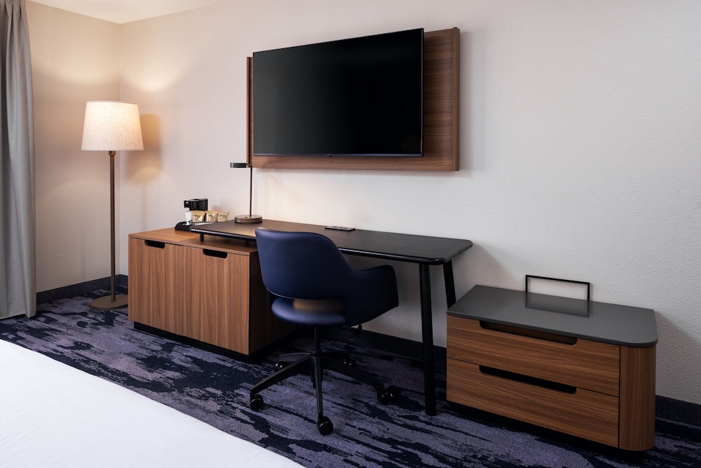 Fairfield Inn & Suites Columbus East - photo 17