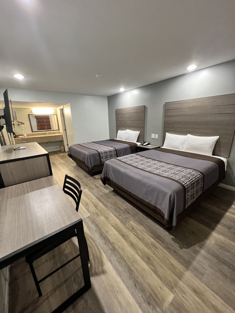Continental Inn & Suites Nacogdoches TX SFA University Downtown - photo 20