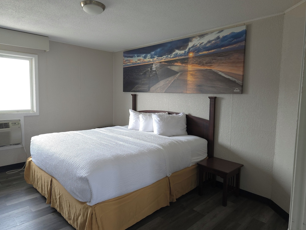 Days Inn & Suites by Wyndham Port Huron - photo 9