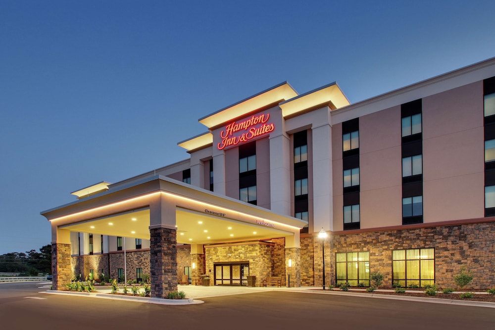 Hampton Inn & Suites Southport - photo 59