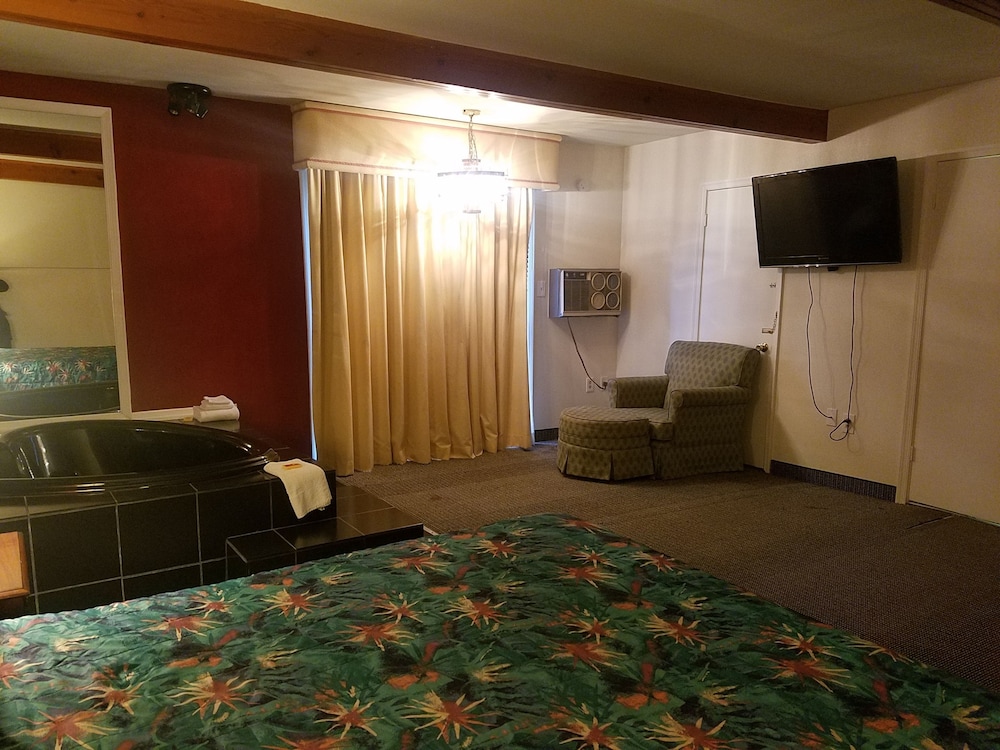 Maplehurst Motel - photo 5