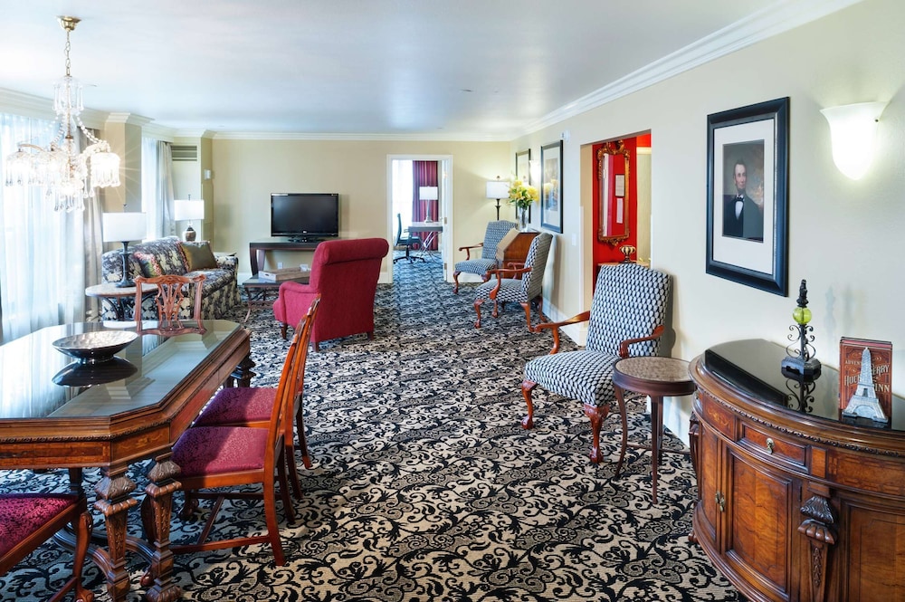 President Abraham Lincoln Springfield DoubleTree by Hilton - photo 5