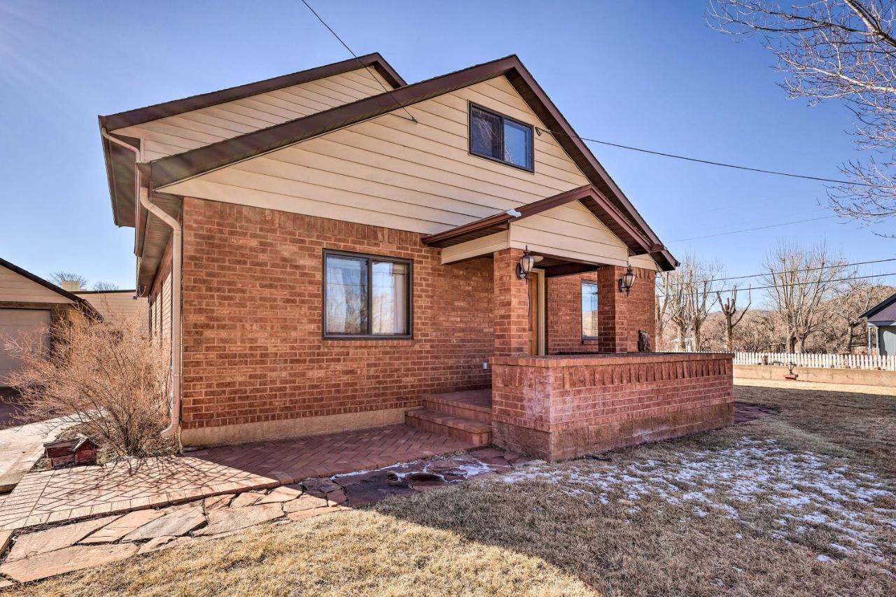 Welcoming Cañon City Abode Walk to River — hotel in Canon City