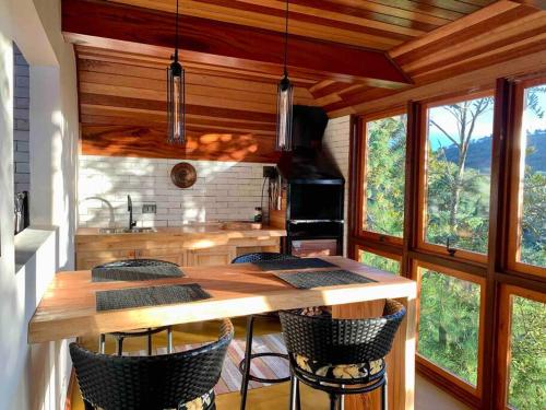 Chalé Terra Céu — 4-Star Luxury Hotel in Campos Do Jordao, Brasil