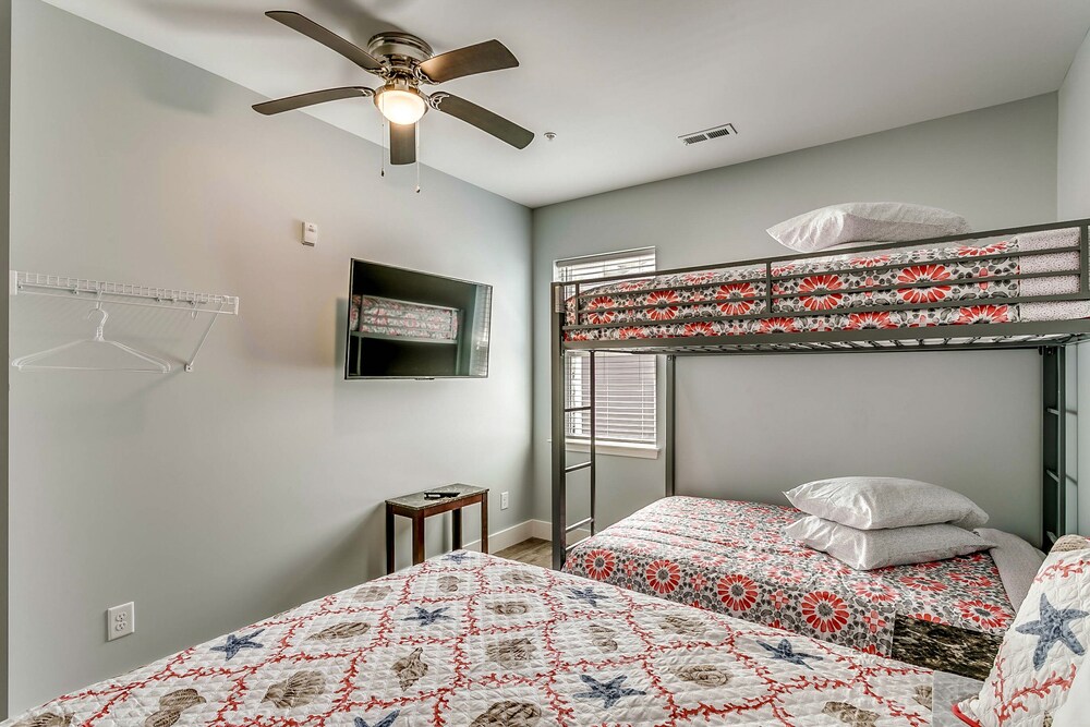 Together Resorts Cherry Grove Resort at 5405 A N Ocean Blvd - photo 8