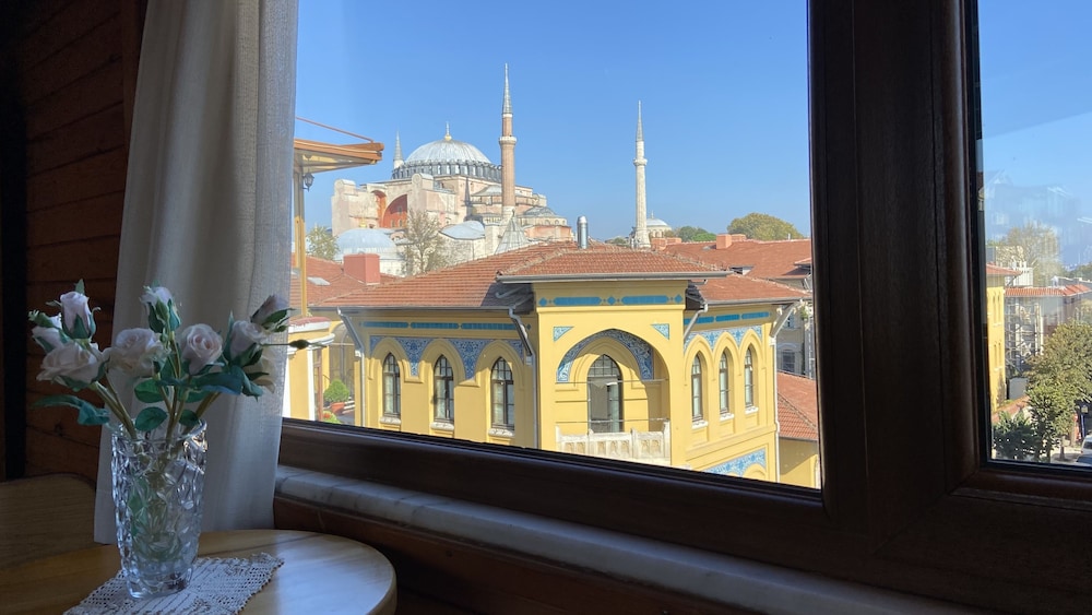 Terrace Guesthouse — 4-Star Luxury Hotel in Istanbul, Turkey