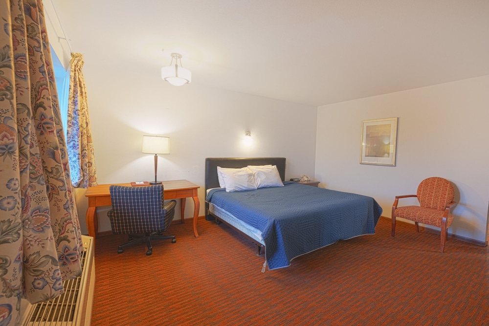 Harlan Inn and Suites - photo 15