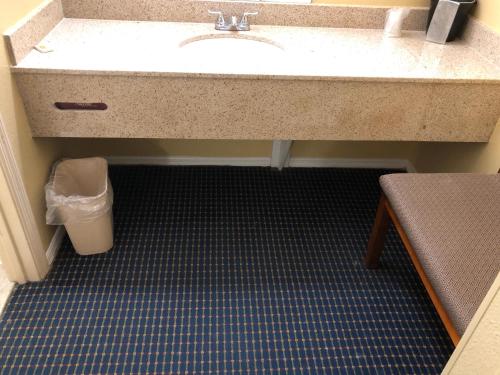 America's Best Inn - photo 28