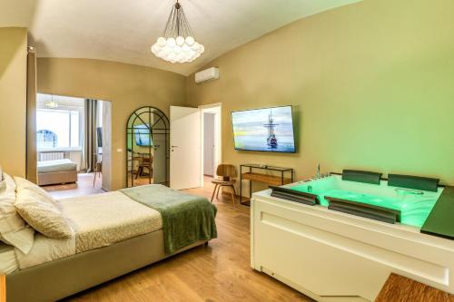 Downtown Srl Croce Di Malta Royale — 4-Star Luxury Hotel in La Spezia, Italy