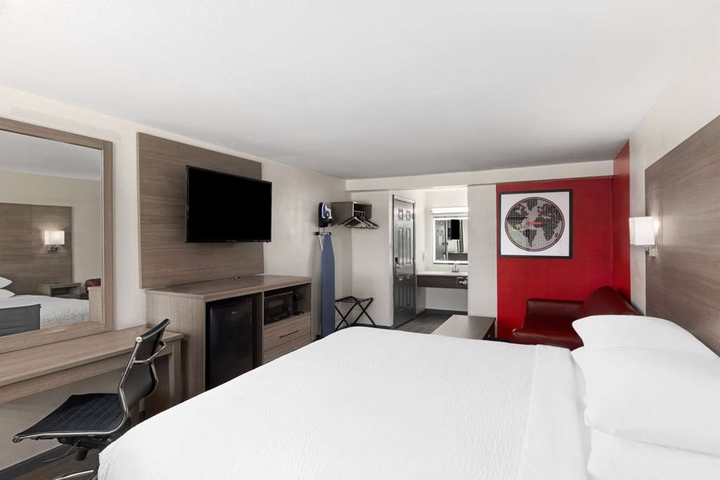 Ramada by Wyndham Medford Airport North - photo 28