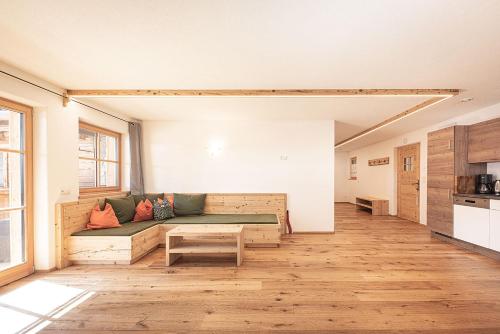 Kofler zw den Wänden Apt Zirm — 4-Star Luxury Hotel in Campo Tures, Italy