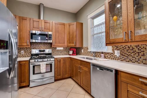 Spacious Historical 2 Bed House — 4-Star Luxury Hotel in Dallas, United States