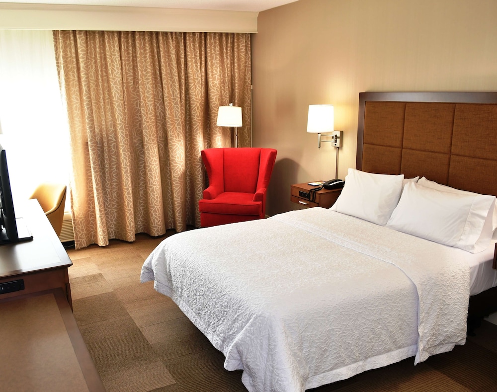 Hampton Inn & Suites Bethlehem - photo 14