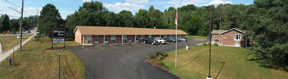 Wellington Inn — hotel in Bracebridge