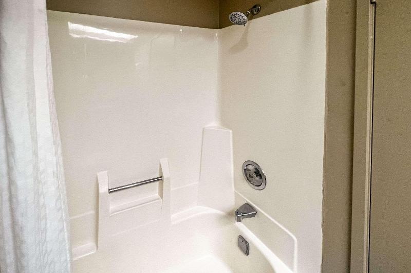 Days Inn by Wyndham Muskegon - photo 60