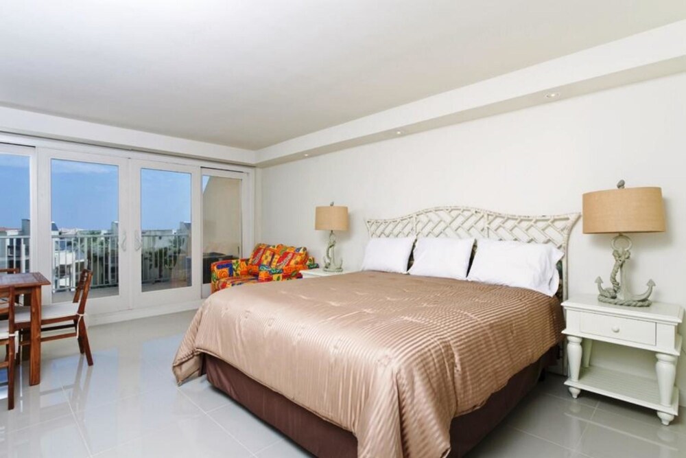 Solare Tower Condominium 405a - photo 8