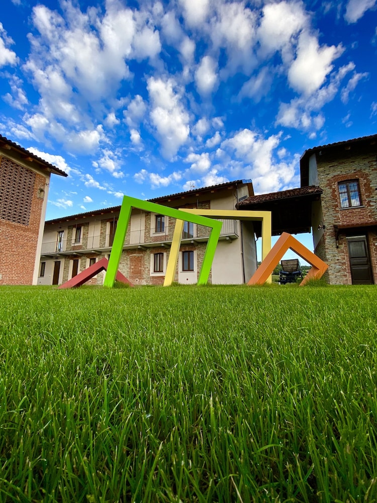 Le Cornici Cascina di Charme — hotel in Diano D'alba