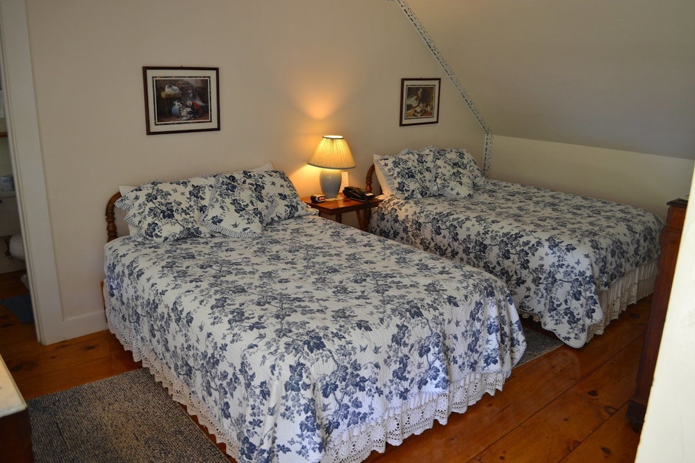 Dowds Country Inn - photo 16