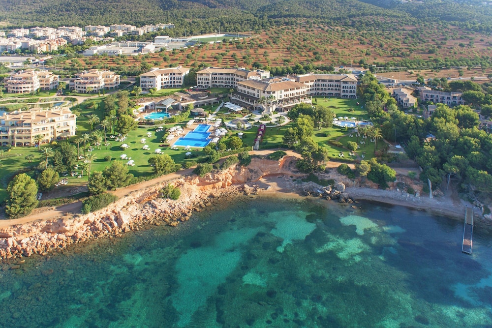 The St. Regis Mardavall Mallorca Resort - carbon neutral hotel in Calvia
