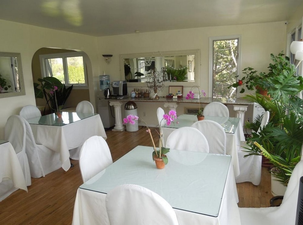 Hamlet Inn - photo 30