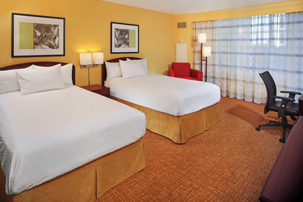 Courtyard by Marriott Baltimore Downtown Inner Harbor - photo 6
