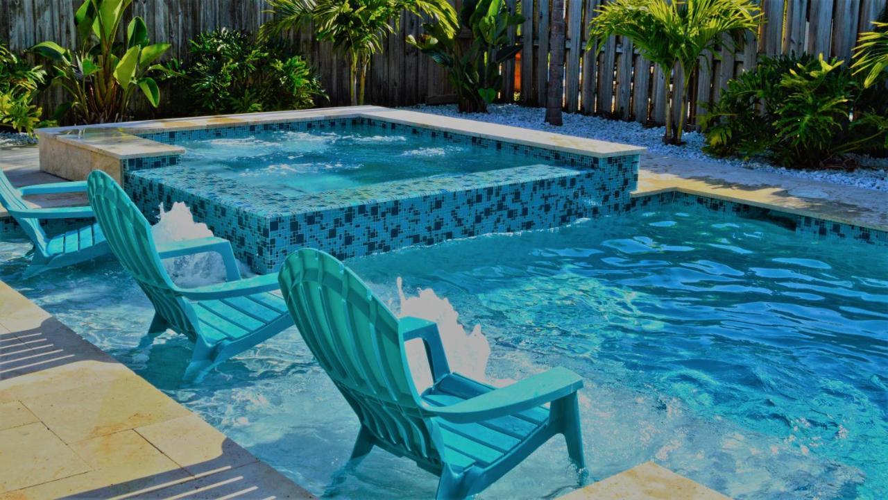 Private Heated Pool Resort Style Home Minutes From the Beach - photo 12
