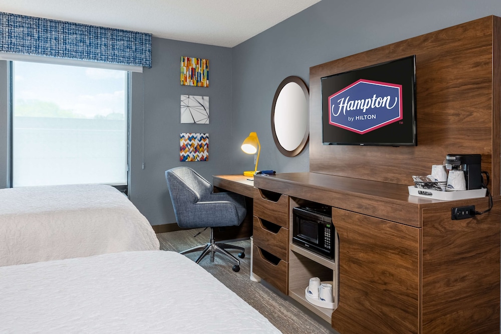 Hampton Inn & Suites Hopkinsville - photo 11