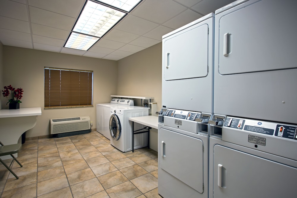 Candlewood Suites Perrysburg by IHG - photo 26