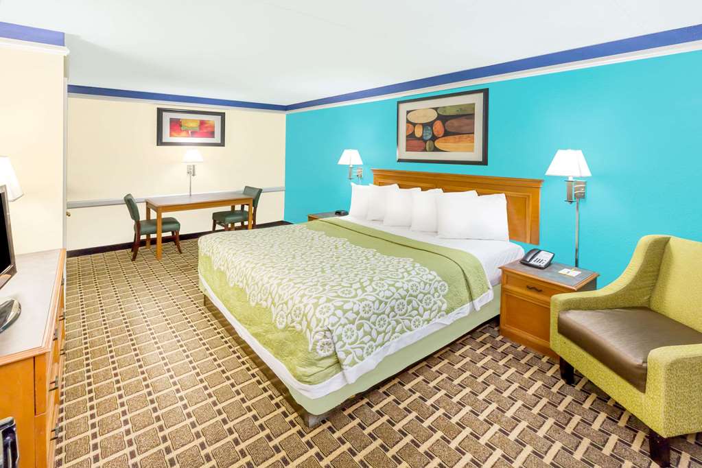 Days Inn by Wyndham Little Rock Medical Center - photo 7