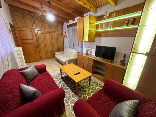 Bratis House 2 — 4-Star Luxury Hotel in Vartholomio, Greece