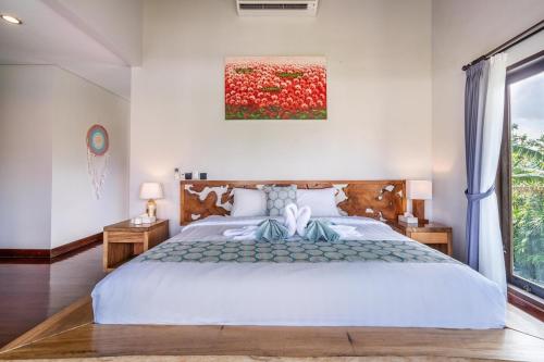 Massive 3BR Luxury Pool Mansion in Perrerenan — Canggu — photo 2
