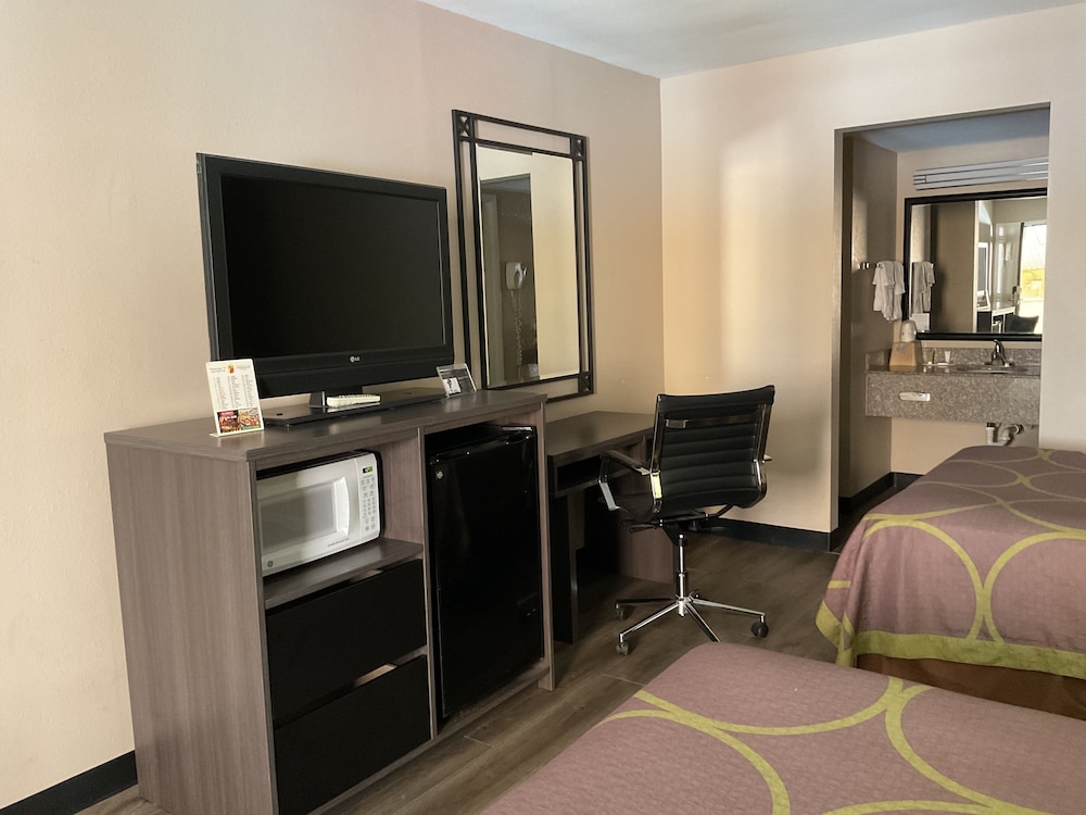 Super 8 by Wyndham Chattanooga East Ridge - photo 18