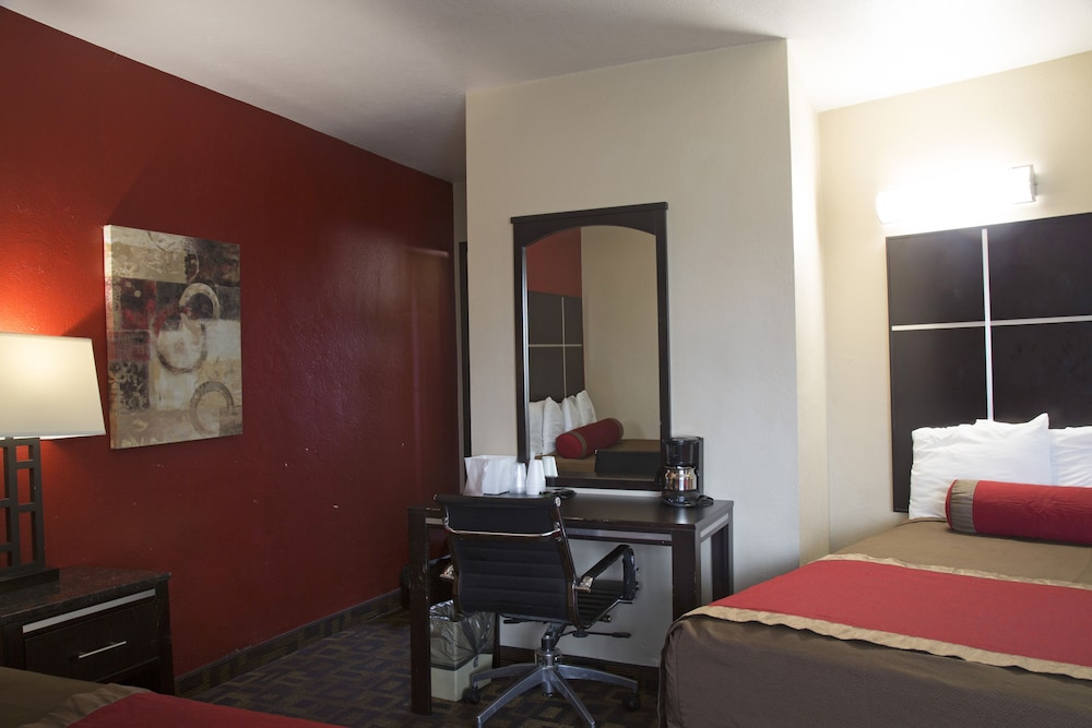 Harbor Inn & Suites - photo 45