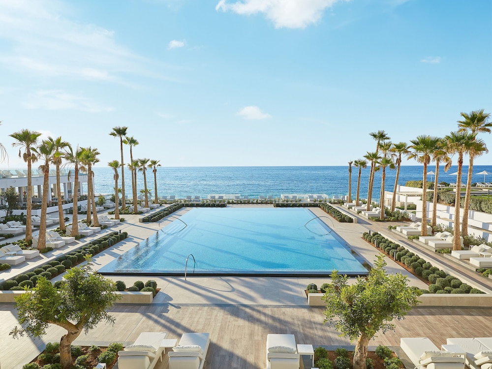 Grecotel Luxme White in Rethymno, Greece