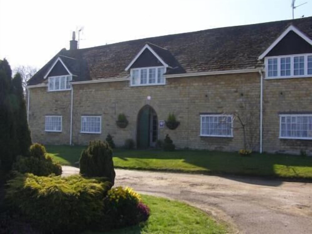 The Tithe Barn B&B — 4-Star Luxury Hotel in Oakham, United Kingdom