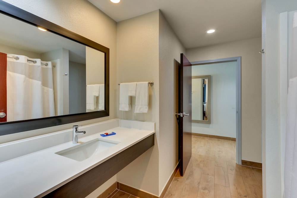Holiday Inn Express & Suites Ardmore by IHG - photo 29