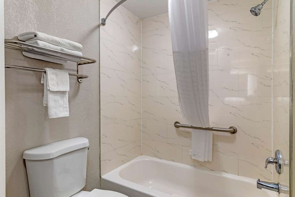 Quality Inn Newnan Atlanta South - photo 11