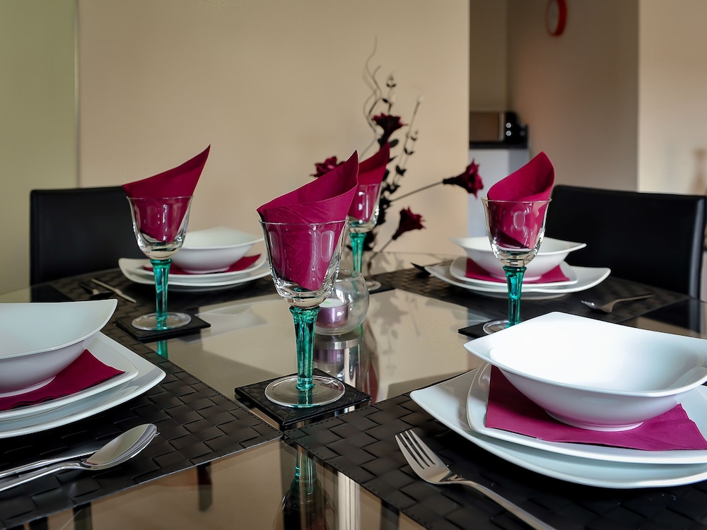 Select Serviced Accommodation Gweal Place