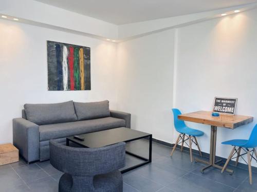 Railway House 1BR Apt with front yard 24 hours power — 4-Star Luxury Hotel in Beirut, Lebanon