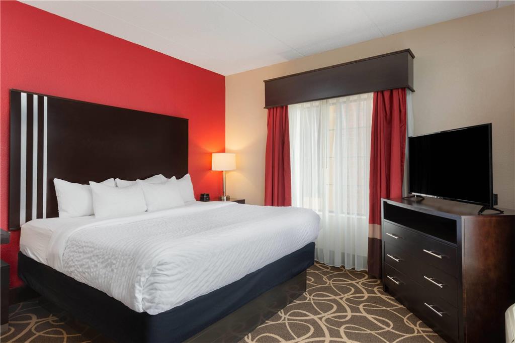 La Quinta Inn & Suites Summersville New River National Park - photo 15