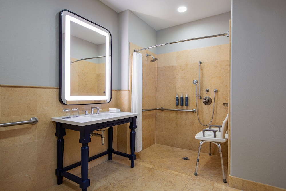 The Westin Sacramento Riverfront Hotel & Spa - photo 40