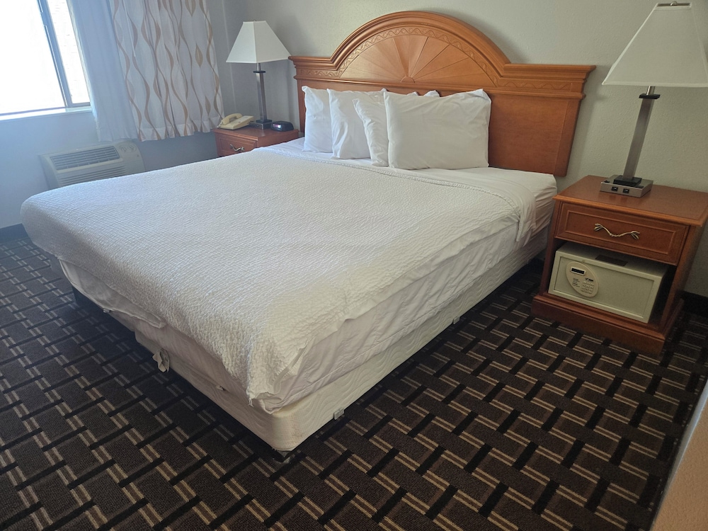 Days Inn by Wyndham Portage Cascade Mountain area - photo 34