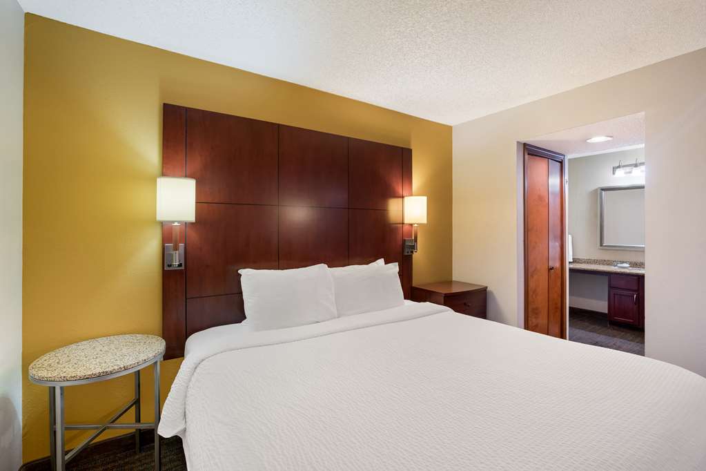 SenS Suites Livermore SureStay Collection by Best Western - photo 23