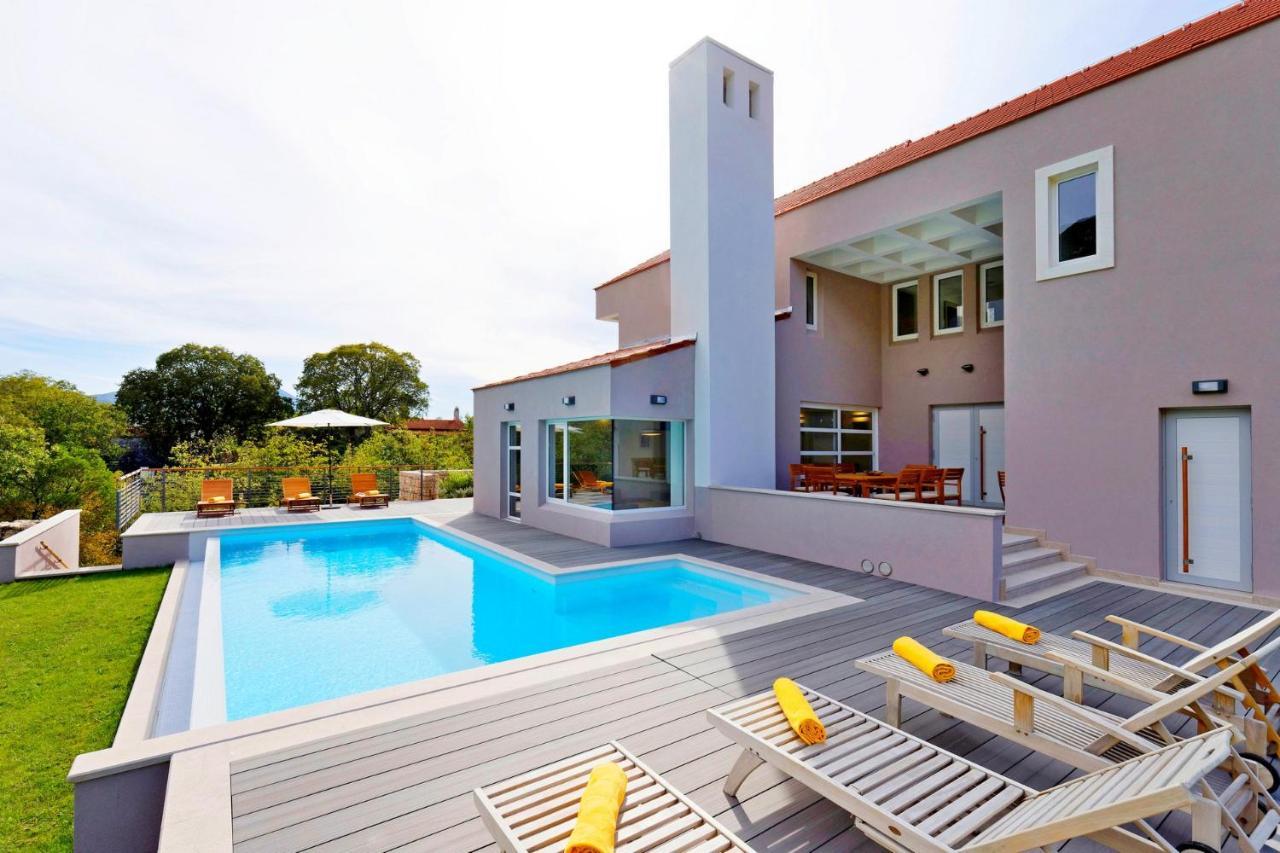 Villa Jure with Pool Sauna Tennis Court & Mini Golf — 4-Star Luxury Hotel in Zagvozd, Croatia