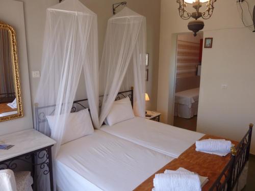 Villa Niki — 4-Star Luxury Hotel in Serifos, Greece