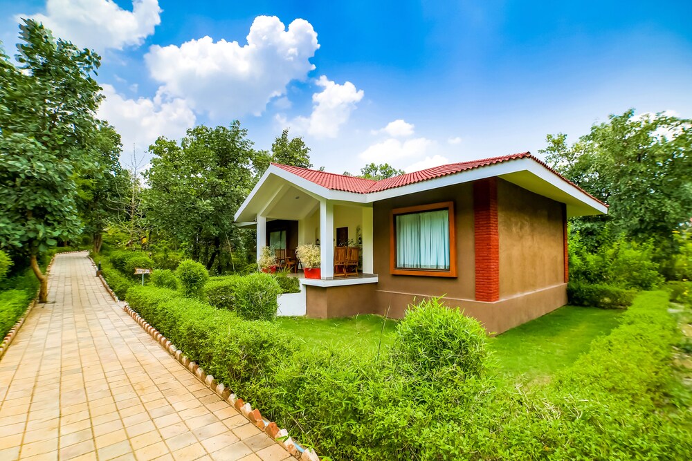 Lemon Tree Wildlife Resort Bandhavgarh — Manpur