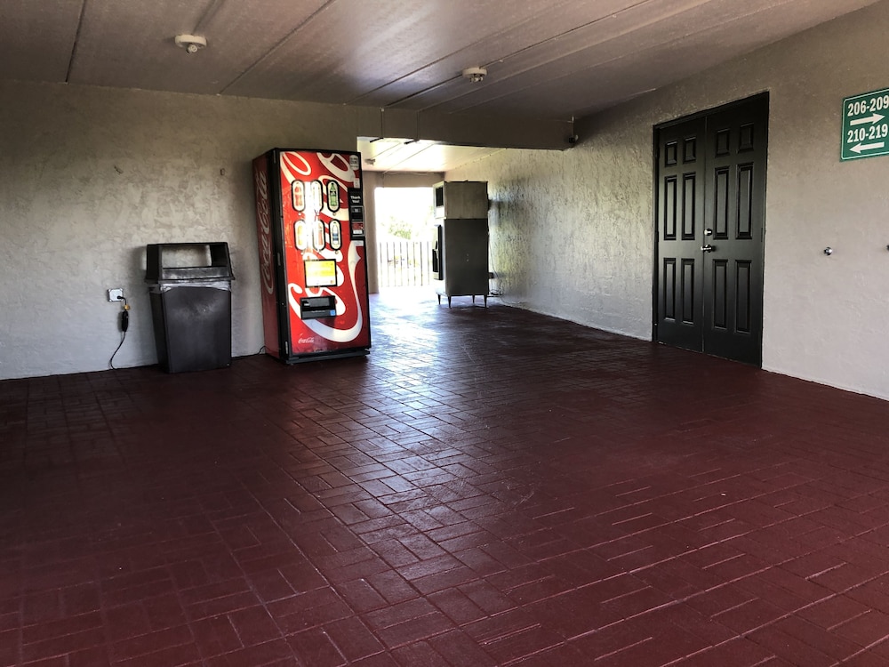 Sun Coast Inn - photo 35